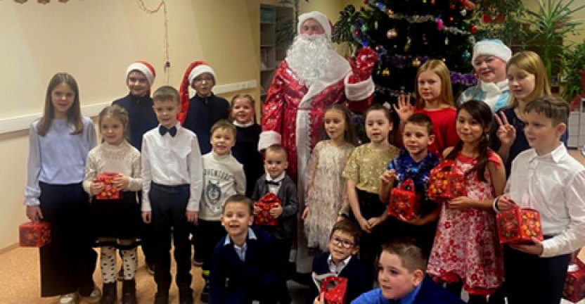 Сотрудников и детей Владимирстата поздравили с Новым годом